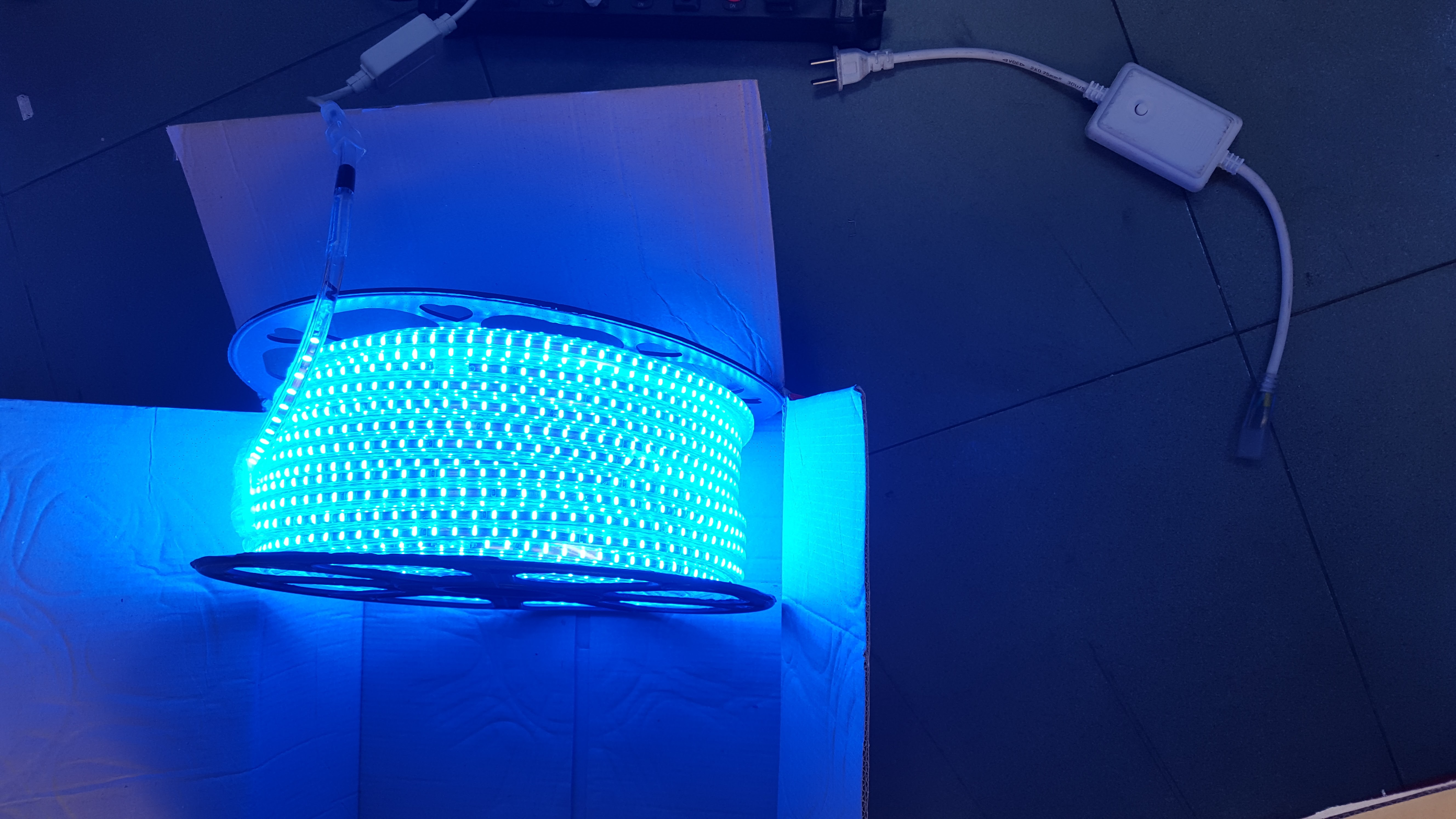 LED DÂY 220V  5050 TRẮNG,VÀNG ,ĐỎ,XANH LÁ,XANH DƯƠNG