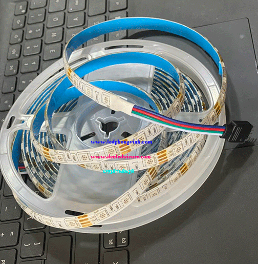 LED DÂY 12V 5050  7 MÀU CÓ KEO